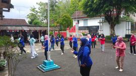 Senam Germas Bersama Instruktur Mbak Suma, Warnai Kesejukan Pertengahan November